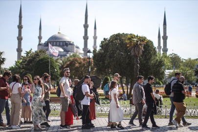 İstanbul'u tercih eden turistler arasında Ruslar ilk sırada